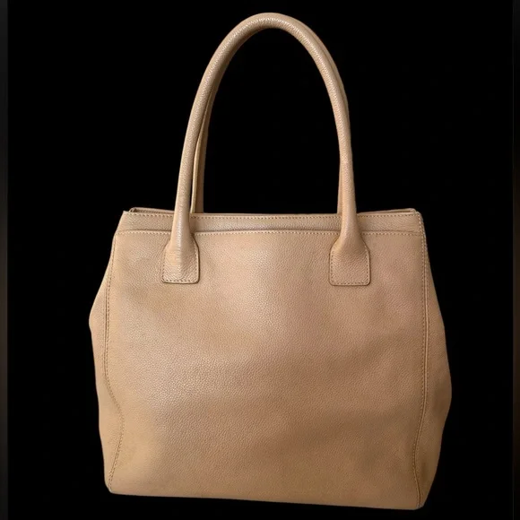 CHANEL Cerf Tote Beige - Picture 3 of 12